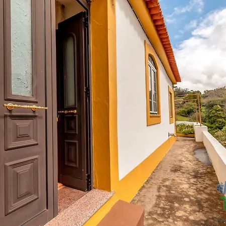 Feriehus House Rebelo *